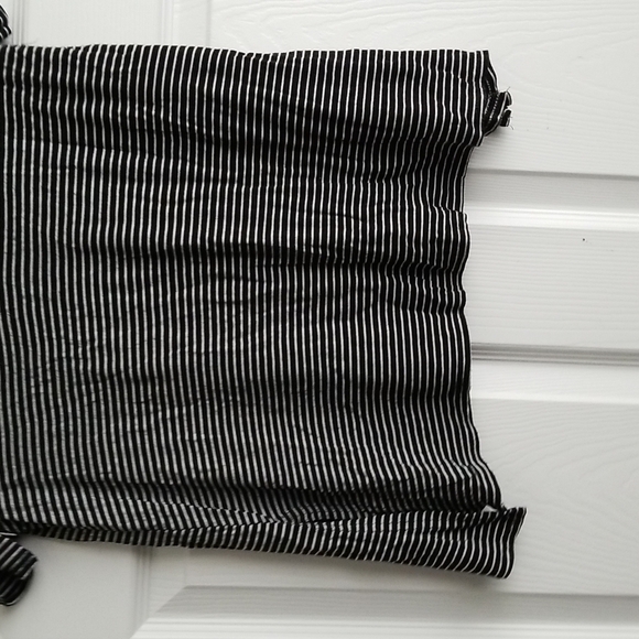 Adam Levine Stripe V Neck Top - Picture 2 of 9